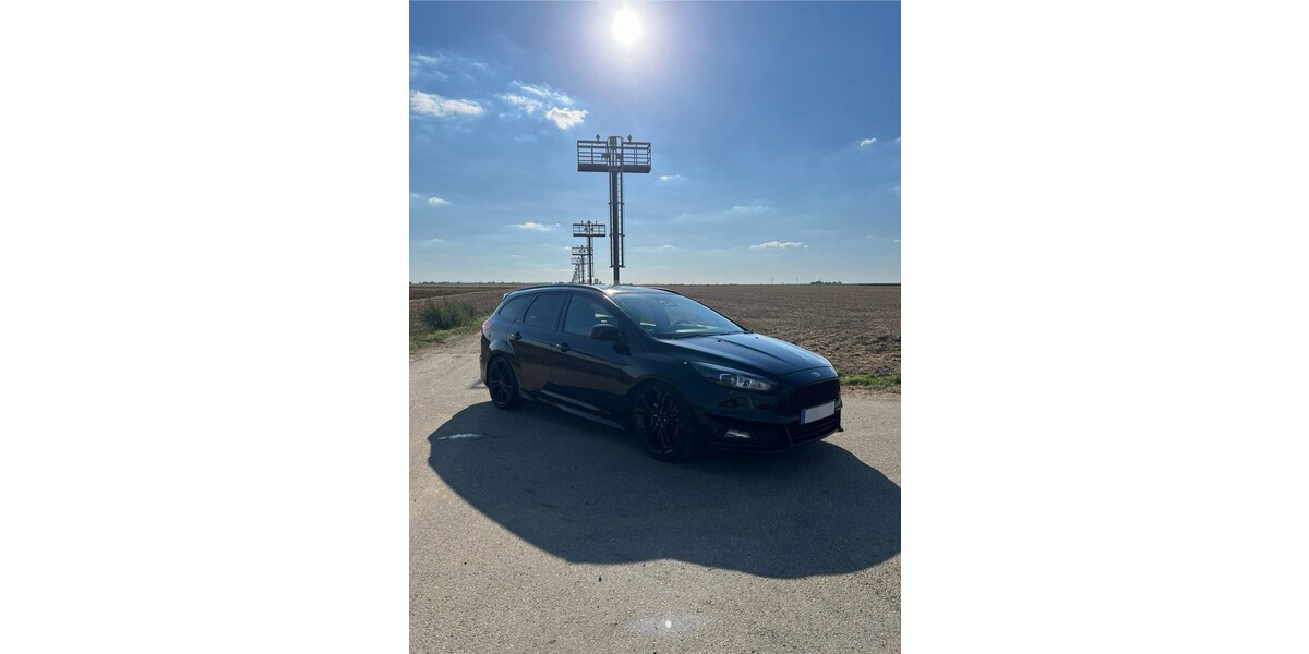 Ford Focus 79.900 km 17.800 &euro; Köln 50667