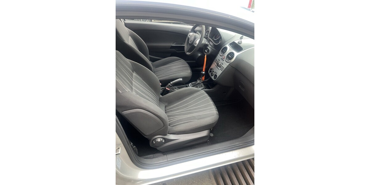 Opel Corsa D 179.000 km 2.500 &euro; Solingen 42651