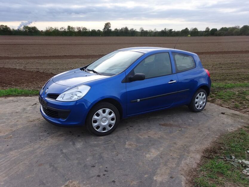 Renault Clio 114.000 km 2.900 € Dormagen 41542