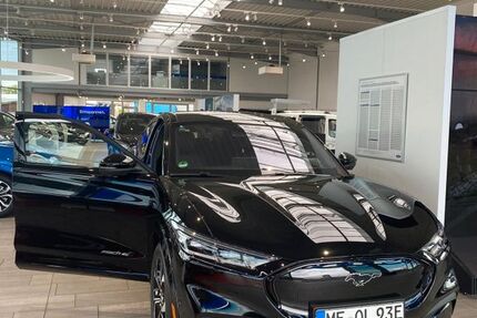 Ford Mustang Mach-E 20.000 km 35.000 € Düsseldorf 40474