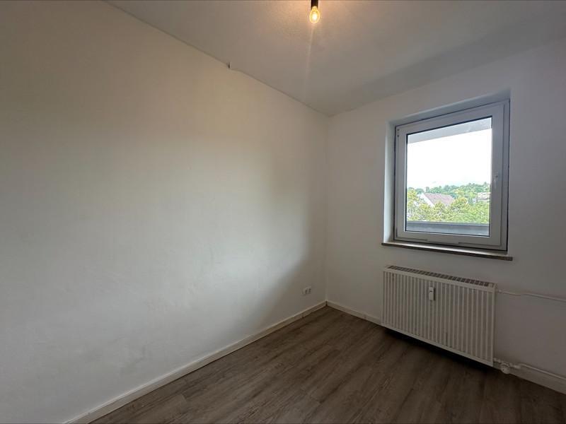 Praktisch geschnittene 2,5-Zi.-Wohnung mit Balkon! zimmer