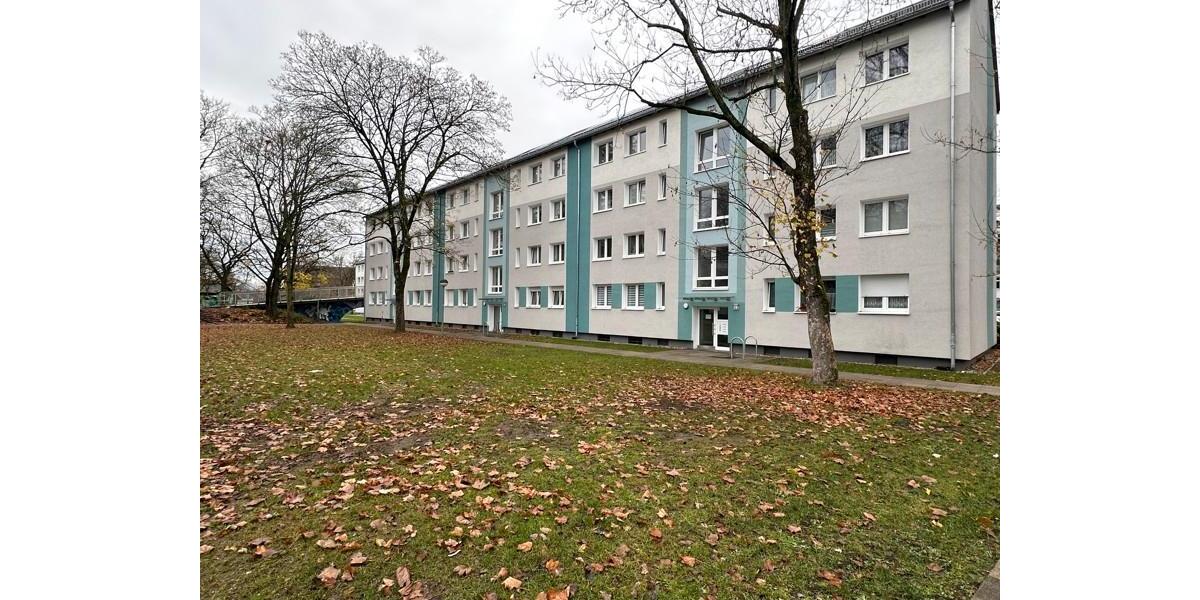 Geräumige 3-Zi.-Wohnung mit Balkon und eigenem Garten! 3 zimmer