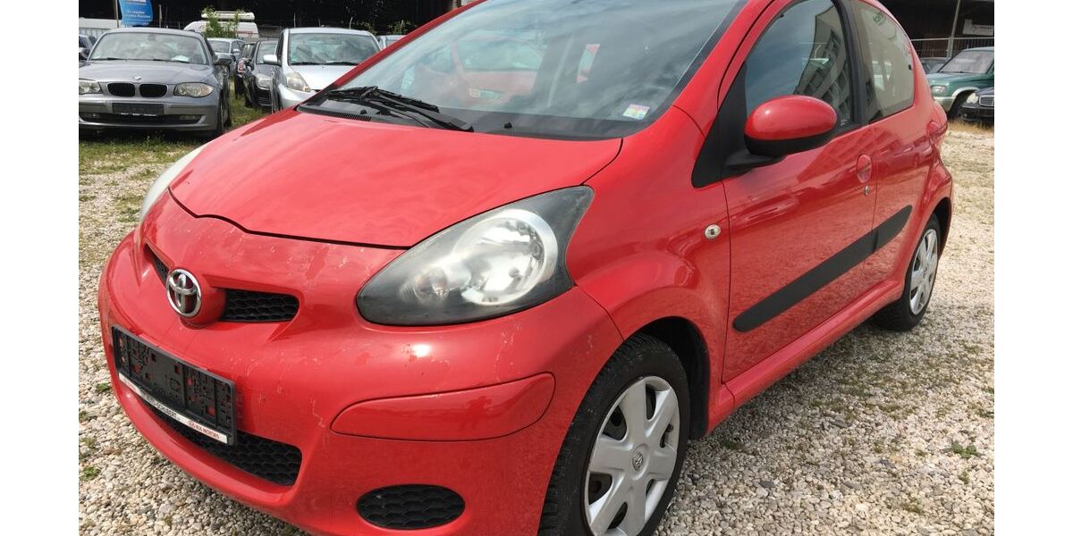 Toyota Aygo (X) 190.000 km 2.399 &euro; Bonn 53227