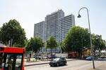 Erstbezug nach Modernisierung! 2 Zimmer + Balkon, neuer Boden, neues Bad, Aufzug