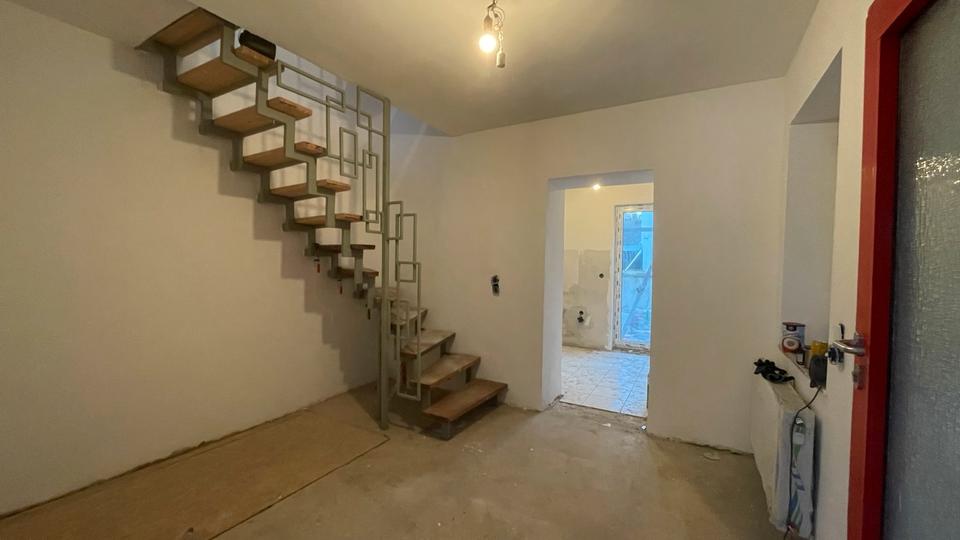 Frisch saniertes Haus mit 80 m2 in Meschenich 3 zimmer