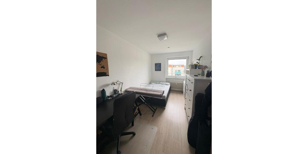Dachgeschoßwohnung Köln Ehrenfeld - 2 Zimmer, 32 m&sup2;, 760&euro; | Angebot:26394947
