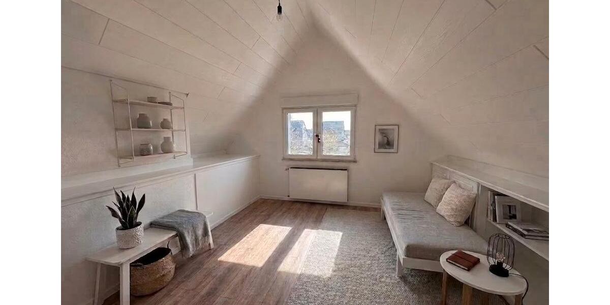 Dachgeschoßwohnung Dormagen Broich - 3 Zimmer, 67 m&sup2;, 950&euro; | Angebot:26302900