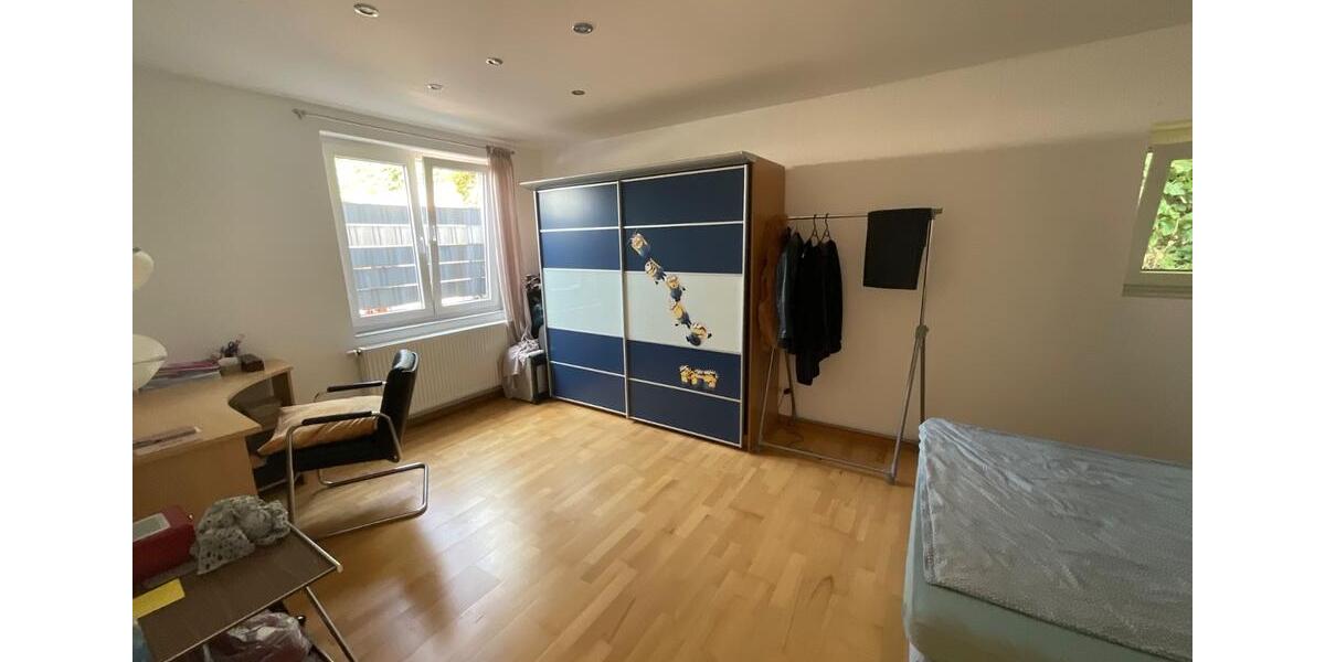 Einfamilienhaus Köln Mülheim - 12 Zimmer, 270 m&sup2;, 740.000&euro; | Angebot:27142608