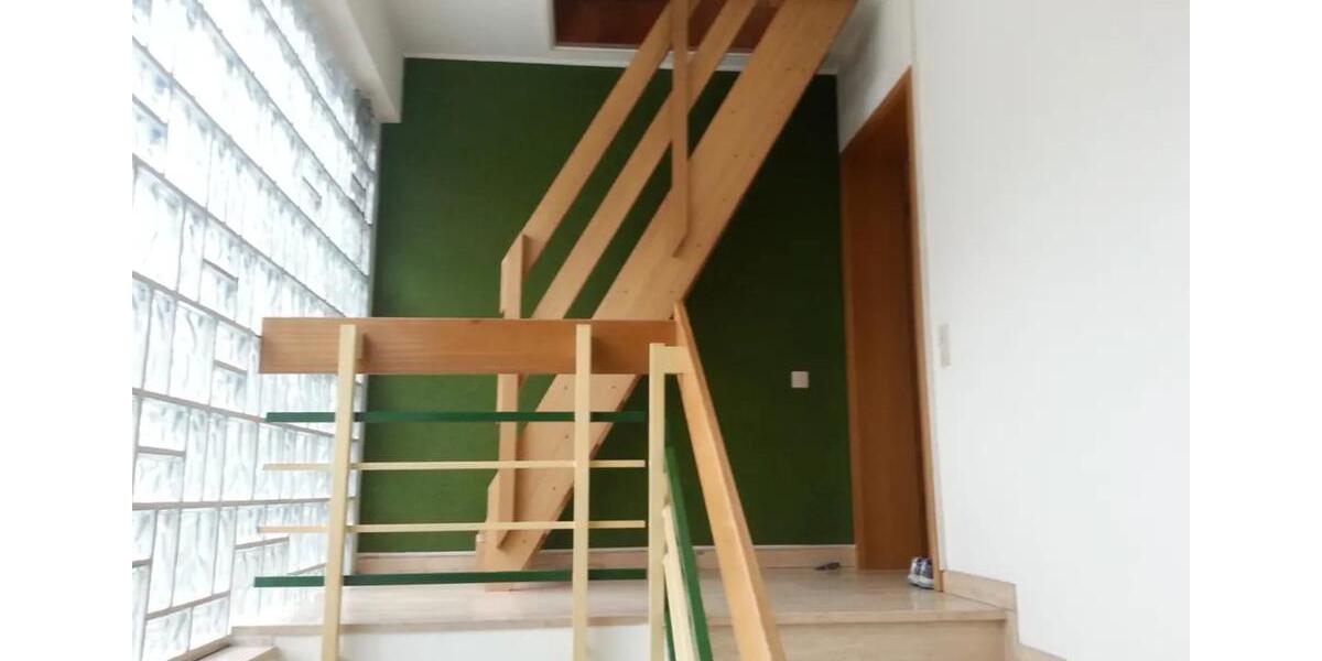 Maisonettenwohnung Solingen - 5 Zimmer, 125 m&sup2;, 1.200&euro; | Angebot:25395111