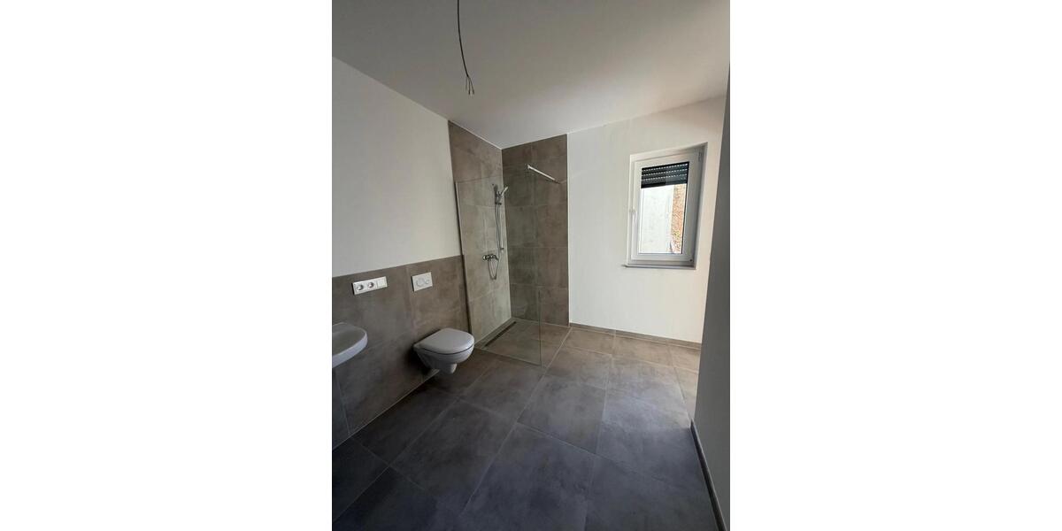 Erdgeschoßwohnung Euskirchen Dom-Esch - 3 Zimmer, 121 m&sup2;, 1.290&euro; | Angebot:26666132