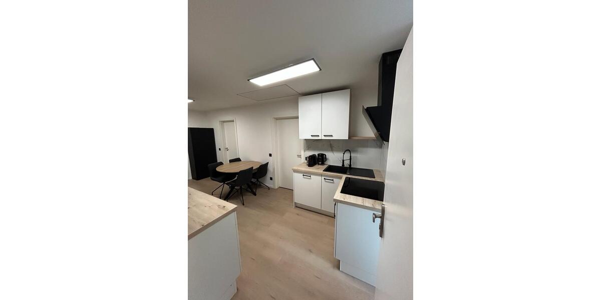 Dachgeschoßwohnung Bonn Gronau - 1 Zimmer, 13 m&sup2;, 580&euro; | Angebot:25312303