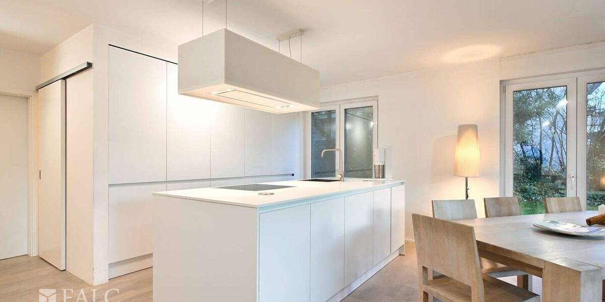 Komfortabel, ruhig, begehrt -Ruheoase in zentraler Lage -Wohnen mit Garten und Tiefgaragenstellplatz 3 zimmer