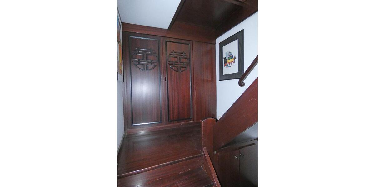 Dachgeschoßwohnung Leverkusen - 4 Zimmer, 173 m&sup2;, 1.350&euro; | Angebot:18656969