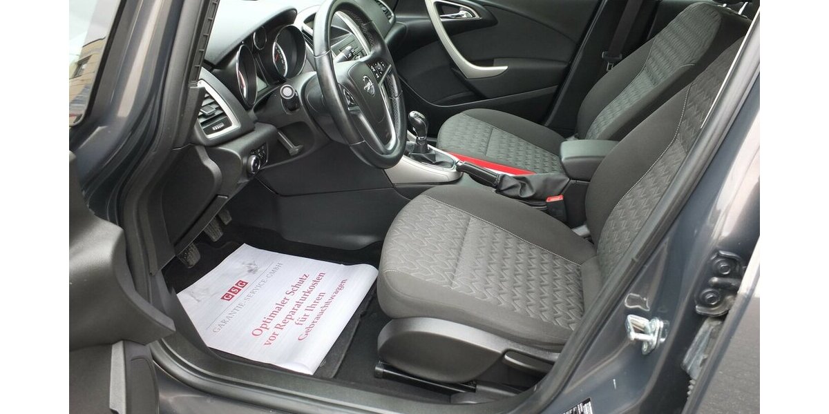 Opel Astra WM26: ACTIVE KLIMAANLAGE 17ZOLL LMF TEMPOMAT 92.855 km 6.904 &euro; Köln 50858