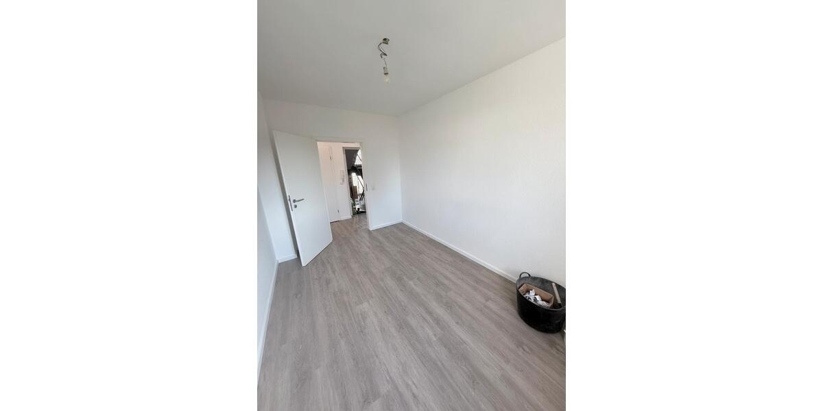 Erdgeschoßwohnung Köln Porz - 4 Zimmer, 74 m&sup2;, 1.300&euro; | Angebot:25407437