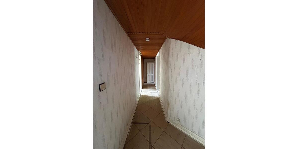 Denkmalmaisonette Nippes:Sanierungsobjekt mit Charme & Potenzial zimmer