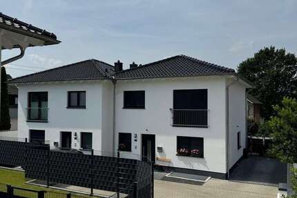 Haus zum Mieten in Niederkassel 2.200 € 152.87 m²