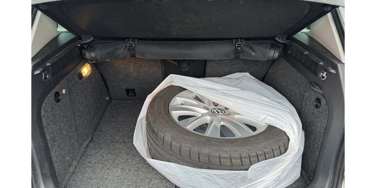 VW Tiguan 2.0TSI DSG 4-Motion Xenon AHK SR+WR 1.Hd 109.500 km 11.900 &euro; Erftstadt 50374