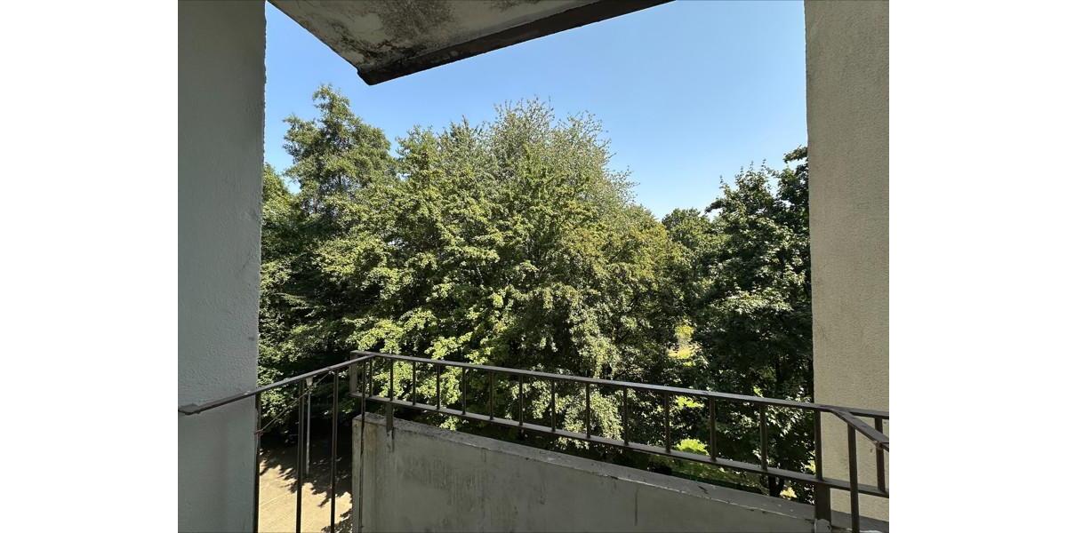 Großzügig geschnittene 2-Zi.-Wohnung mit Balkon! 2 zimmer