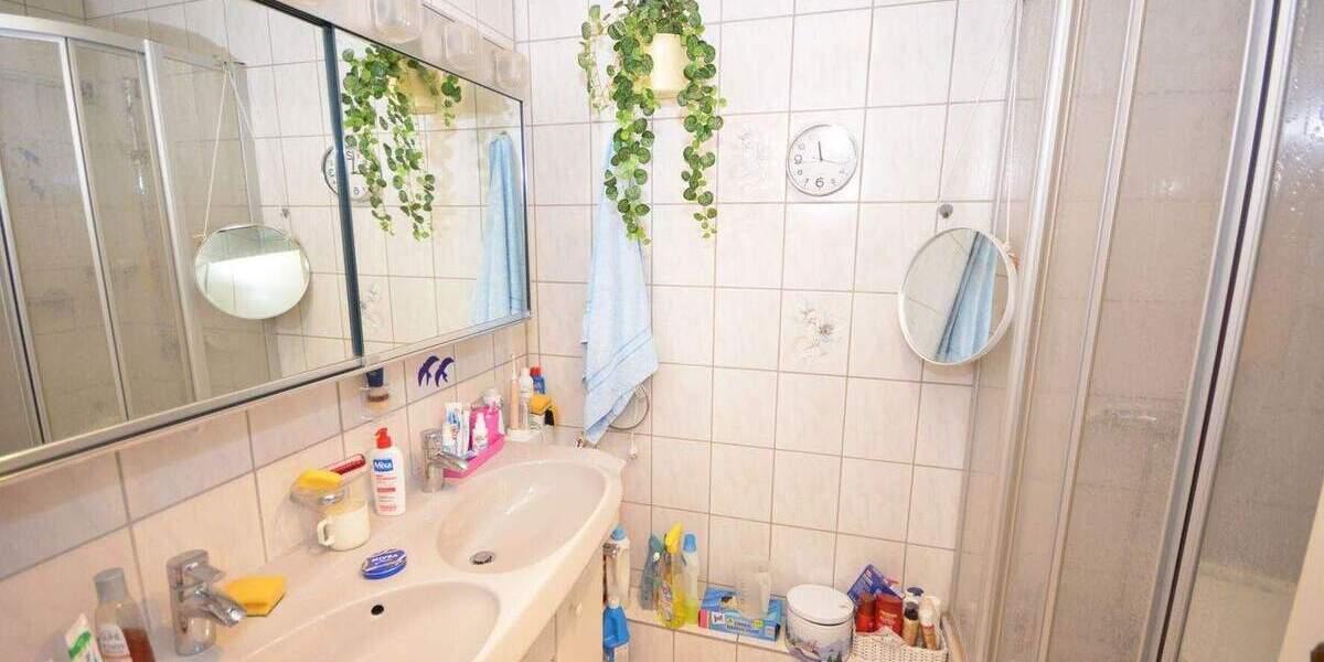 Etagenwohnung Brühl - 3 Zimmer, 100 m&sup2;, 299.000&euro; | Angebot:25748345