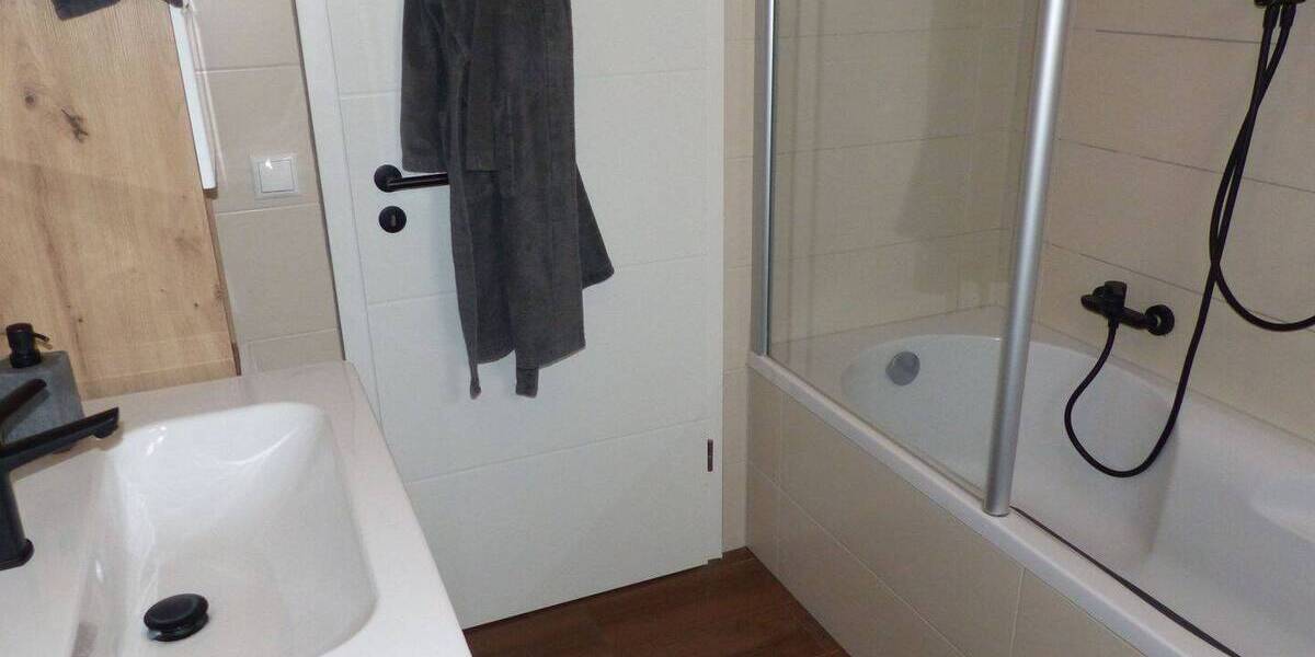 Etagenwohnung Niederkassel - 3 Zimmer, 97 m&sup2;, 349.000&euro; | Angebot:26015844