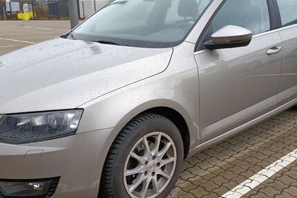 Skoda Octavia 99.500 km 9.900 &euro; Overath 51491