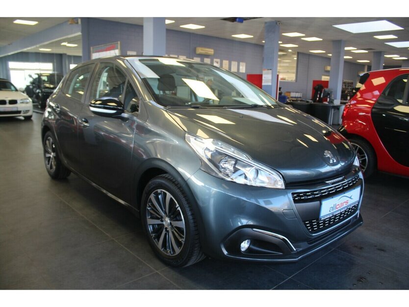 Peugeot 208 PureTech 82 Style - Panorama - 88.339 km 8.980 € Euskirchen 53881