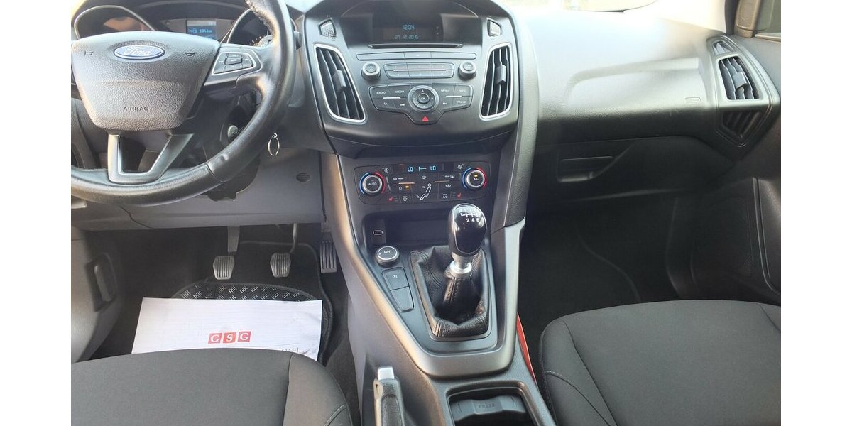 Ford Focus KLIMAUTOMATIK PARKPILOT 4-TÜRIG 118.919 km 6.998 € Köln 50858