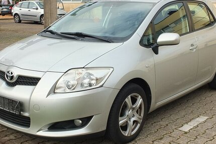 Toyota Auris 1.6i SOL ALLE INSPEKTIONEN GARAGENWAGEN 174.885 km 5.704 € Köln 50858