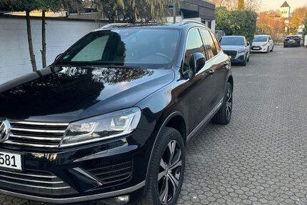 VW Touareg 106.500 km 17.900 &euro; Köln 51109