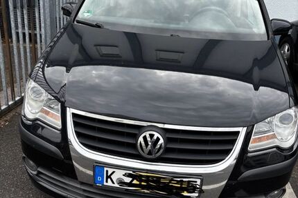 VW Touran 256.000 km 4.000 &euro; Köln 51103