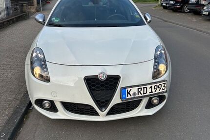 Alfa Romeo Giulietta 105.000 km 7.500 &euro; Bergisch Gladbach 51427