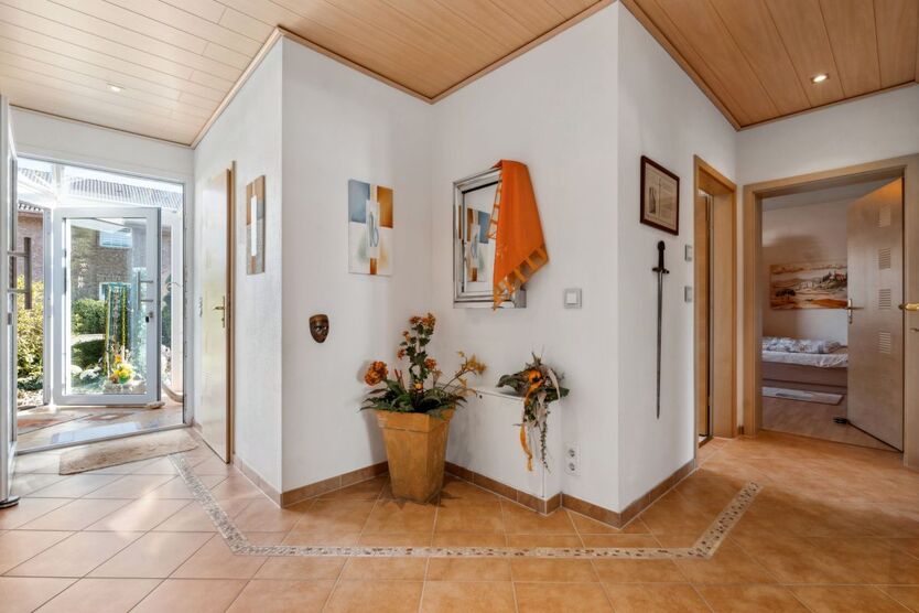 Mit 3D und Video: Modernes Einfamilienhaus mit großem und schön angelegten Garten in Nörvenich! 8 zimmer