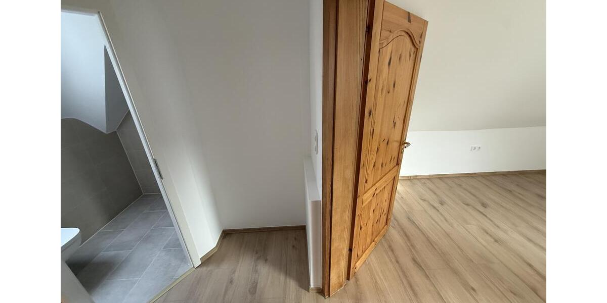 Maisonettenwohnung Bergisch Gladbach Gronau - 5 Zimmer, 135 m&sup2;, 1.700&euro; | Angebot:24662303