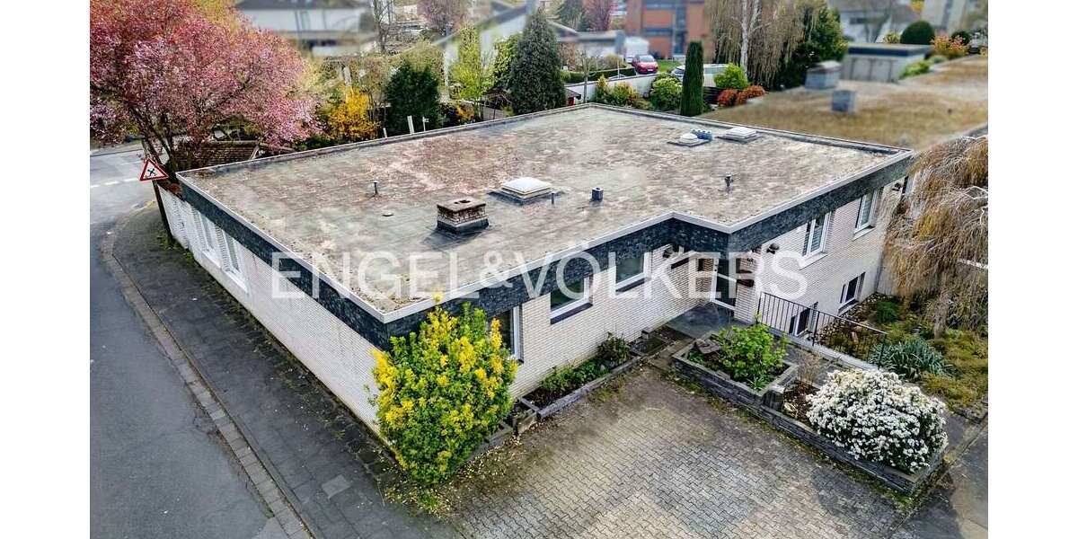 Einfamilienhaus Köln Chorweiler - 8 Zimmer, 79 m&sup2;, 645.000&euro; | Angebot:26054746