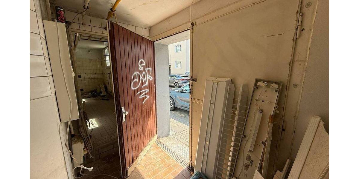 Ladenlokal auf der Brühler Straße - ehem. Metzgerei, ideal für Imbiss oder andere Konzepte 3 zimmer