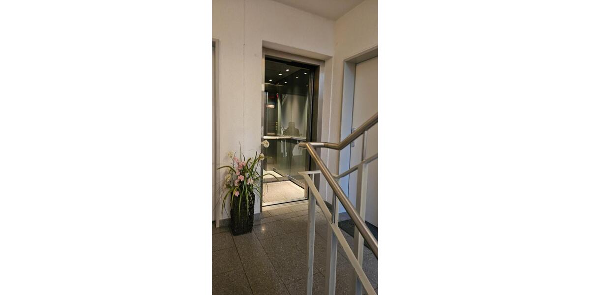 Eigentumswohnung 3,5 Zimmer 96,43m2 Balkon Aufzug 2 Parkplätze 3.5 zimmer