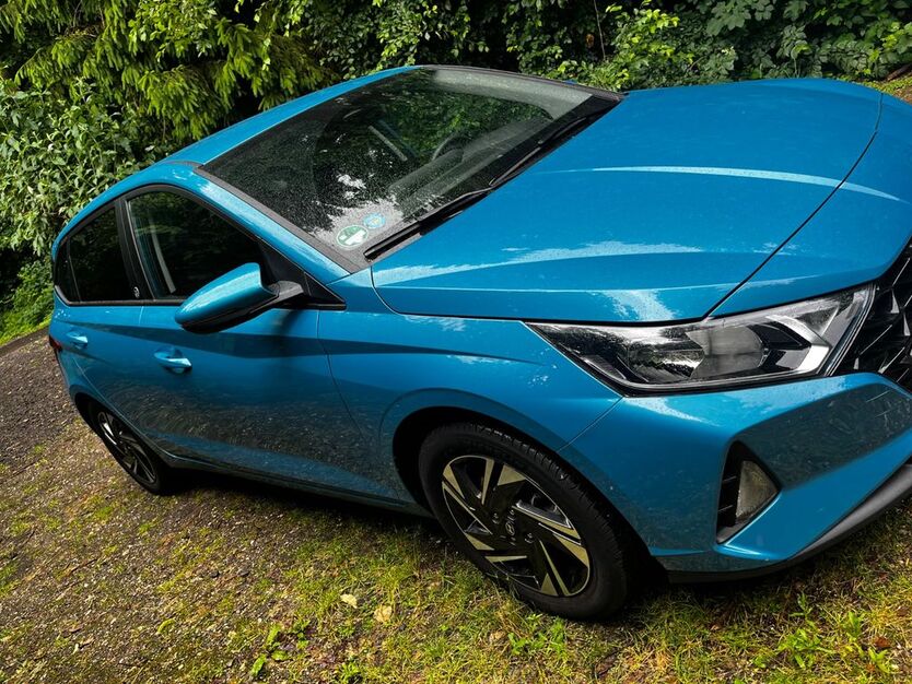 Hyundai i20 26.100 km 15.000 € Köln 50767