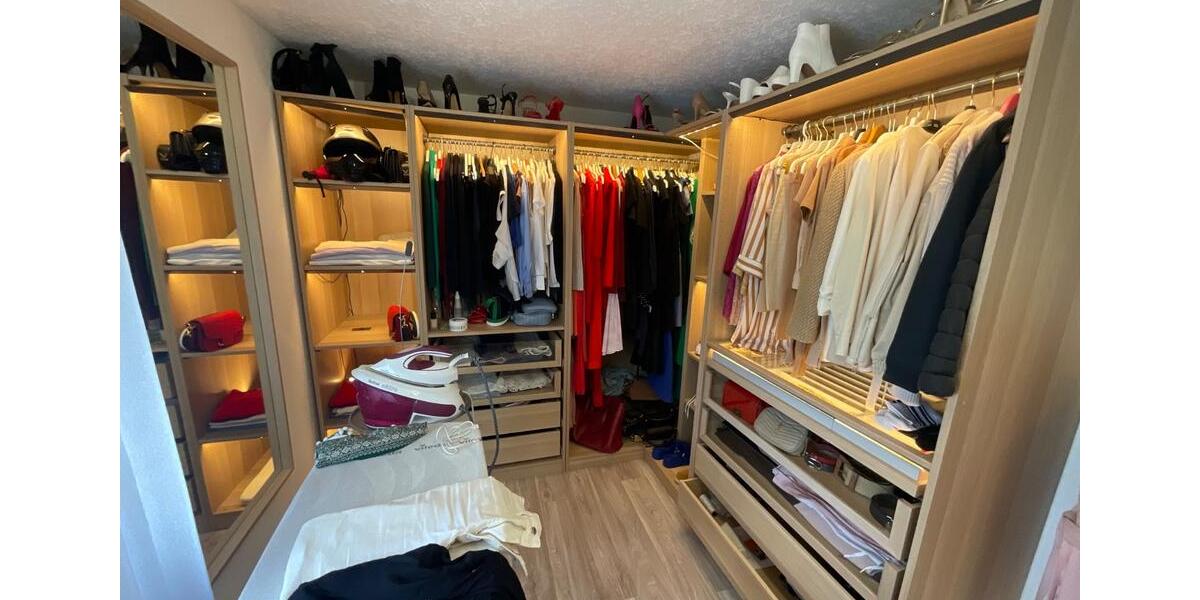 Einfamilienhaus Köln Mülheim - 12 Zimmer, 270 m&sup2;, 740.000&euro; | Angebot:27142608