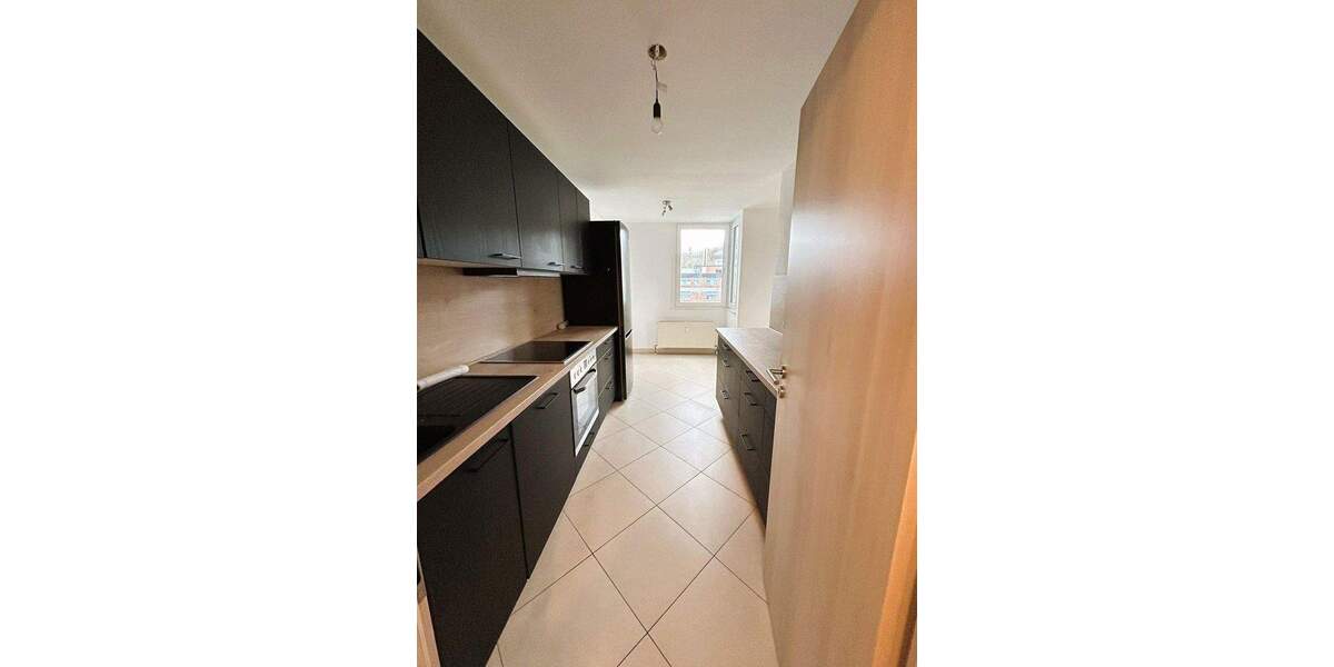 Attraktive, helle 2-Zimmer-Wohnung mit Einbauküche, Balkon und Stellplatz 2 zimmer