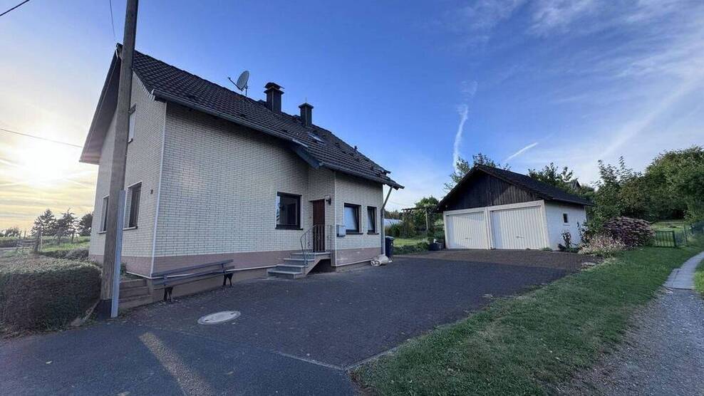 Freistehendes Einfamilienhaus mit viel Platz & großem Garten Nähe Immekeppel