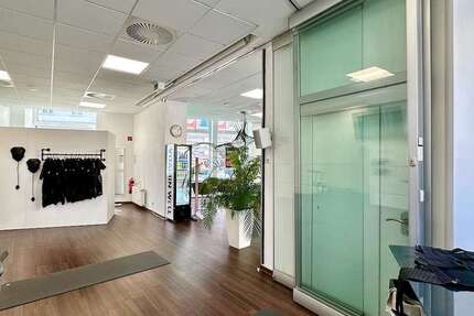 Einzelhandel in Düsseldorf 3.332,29 € 114 m² zimmer