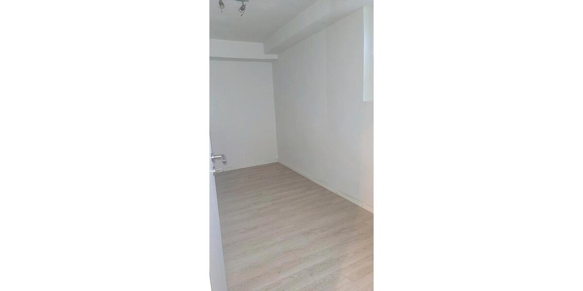 Frisch Kernsaniertemodernisierte 5 Zimmer Wohnung zu verk 5 zimmer