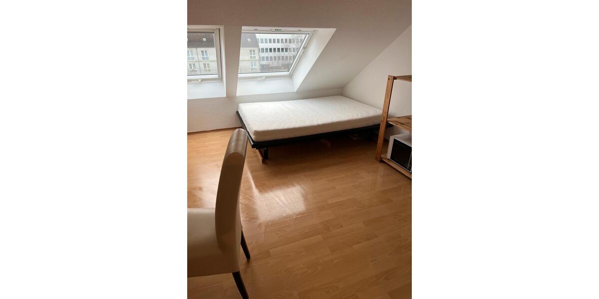Dachgeschoßwohnung Bornheim - 1 Zimmer, 18 m&sup2;, 580&euro; | Angebot:26323570