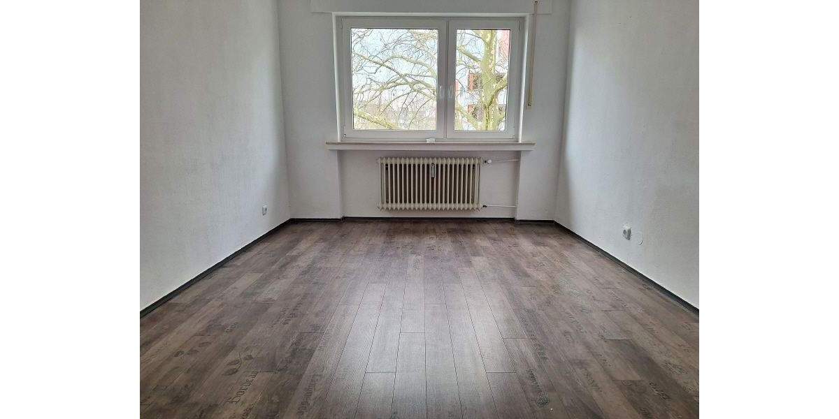 Gut vermietete sanierte 4-Zimmer-Wohnung mit Sonnenbalkon 4 zimmer