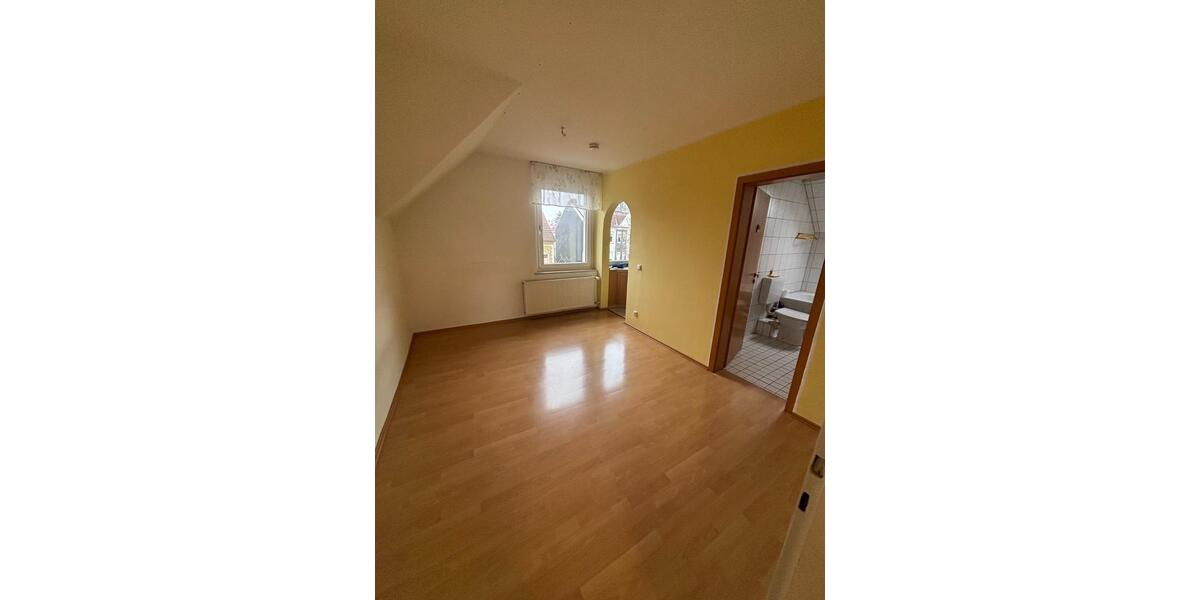 Etagenwohnung Solingen Central - 4 Zimmer, 110 m&sup2;, 1.290&euro; | Angebot:25766915