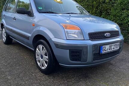 Ford Fusion 144.400 km 2.900 &euro; Köln 50735