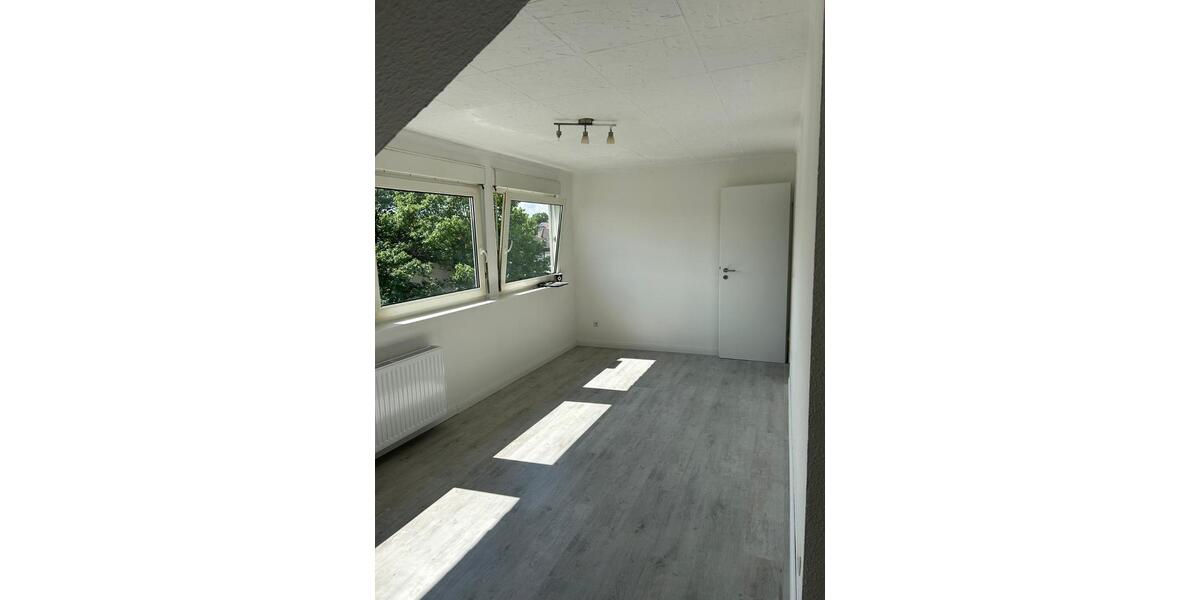Dachgeschoßwohnung Bonn Gielgen - 2 Zimmer, 49 m&sup2;, 600&euro; | Angebot:25569621