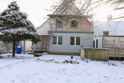Modernisierungsbedürftiges Ein- bis Zweifamilienhaus auf parkähnlichem Grundstück in Frechen-Bachem 7 zimmer