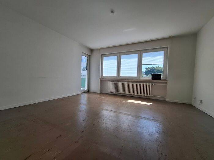 ** Ausschließlich für den 1-2 Personenhaushalt ab 45 Jahre! Helle 3 Zimmerwohnung mit Balkon in fußläufiger Entfernung zur Bonner Innenstadt**
